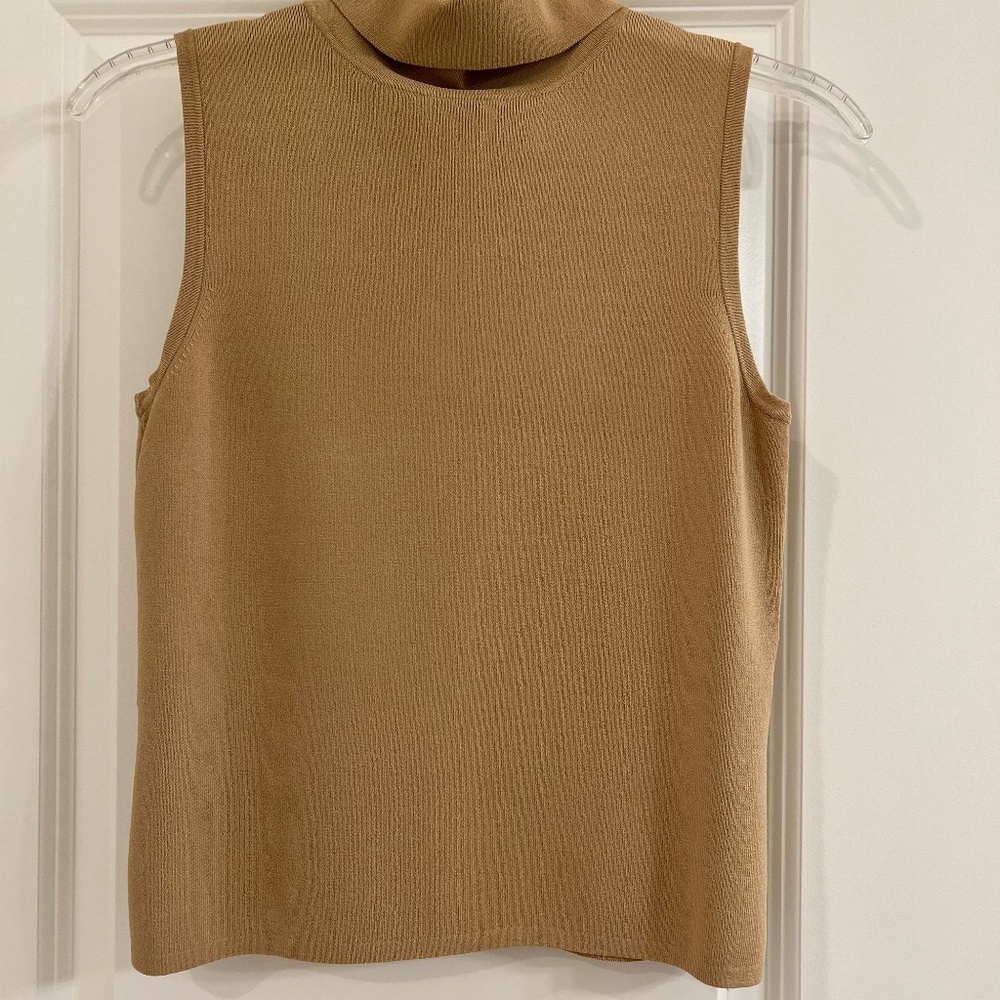 Scott Taylor Women's Viscose and Nylon Turtle Neck Shell--Size Medium